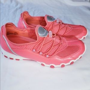 Like New OOB Comfortview Women Sneakers Steph